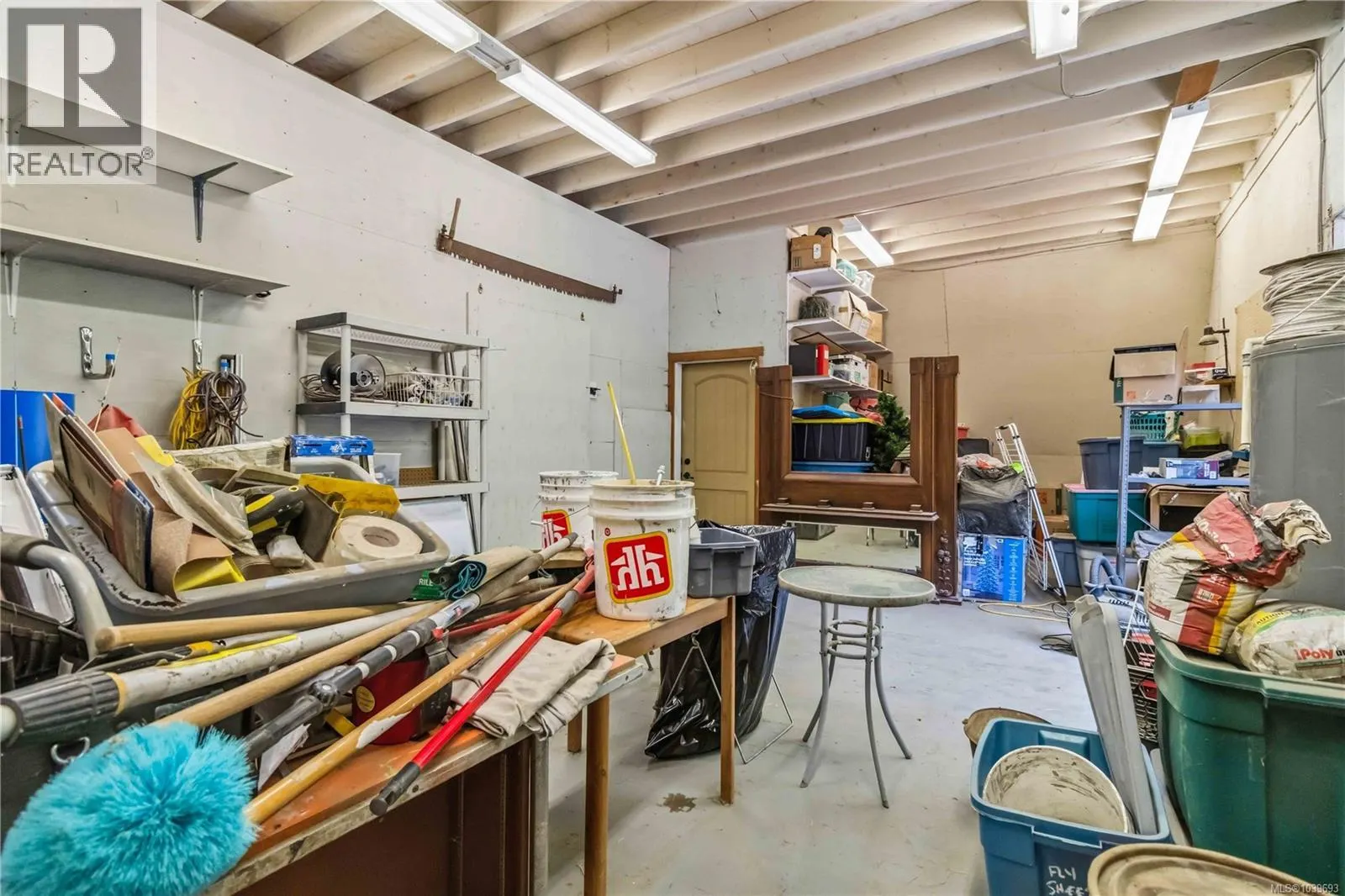 5480 Sooke Rd