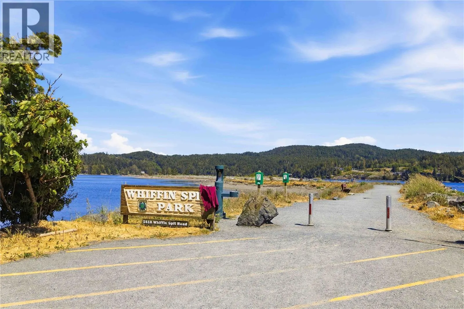 5480 Sooke Rd