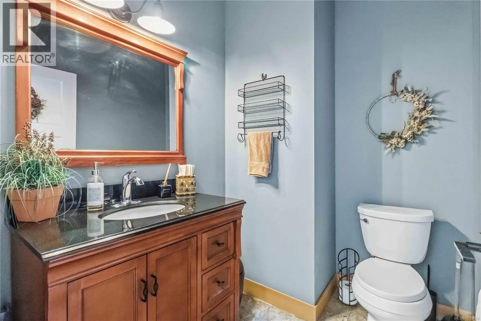 5480 Sooke Rd