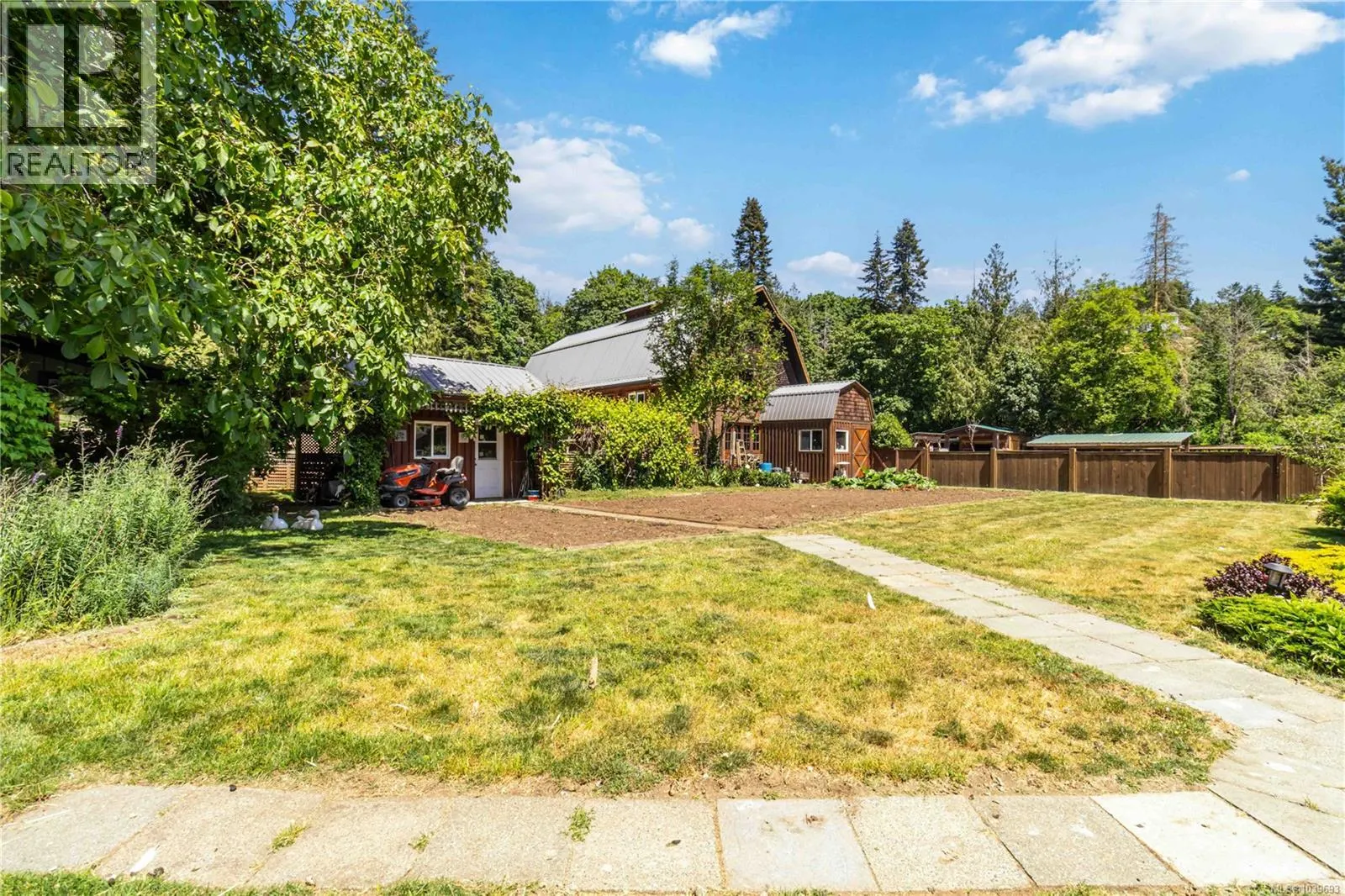 5480 Sooke Rd