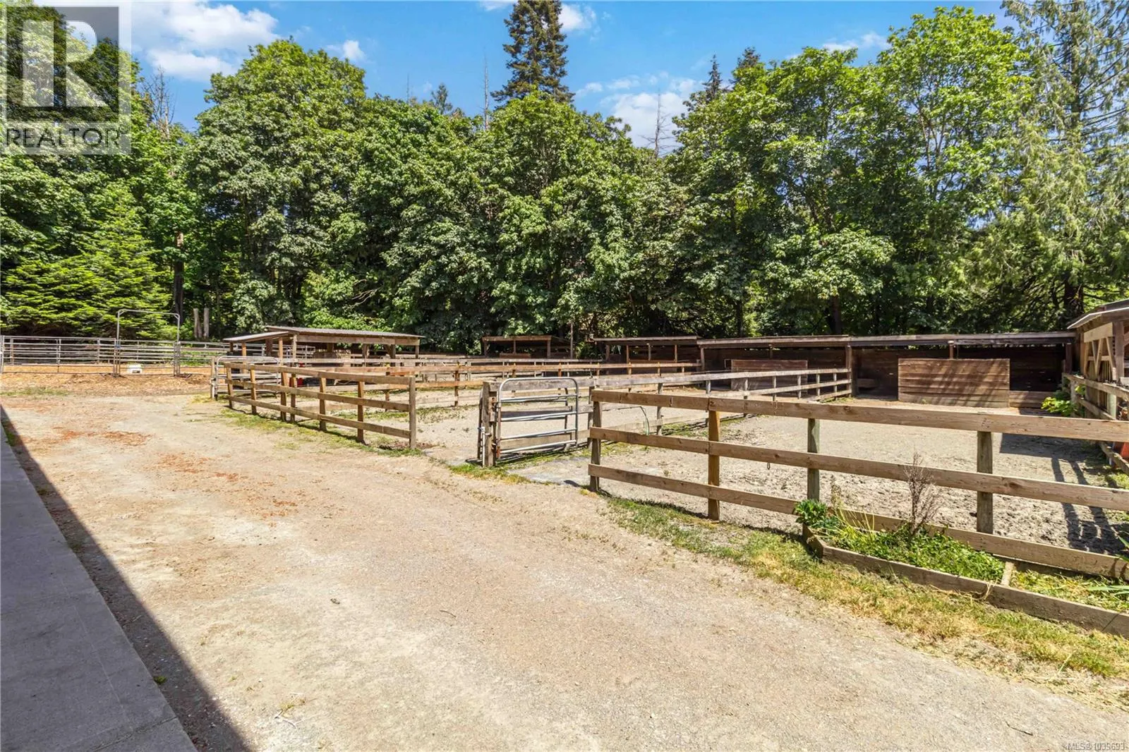 5480 Sooke Rd