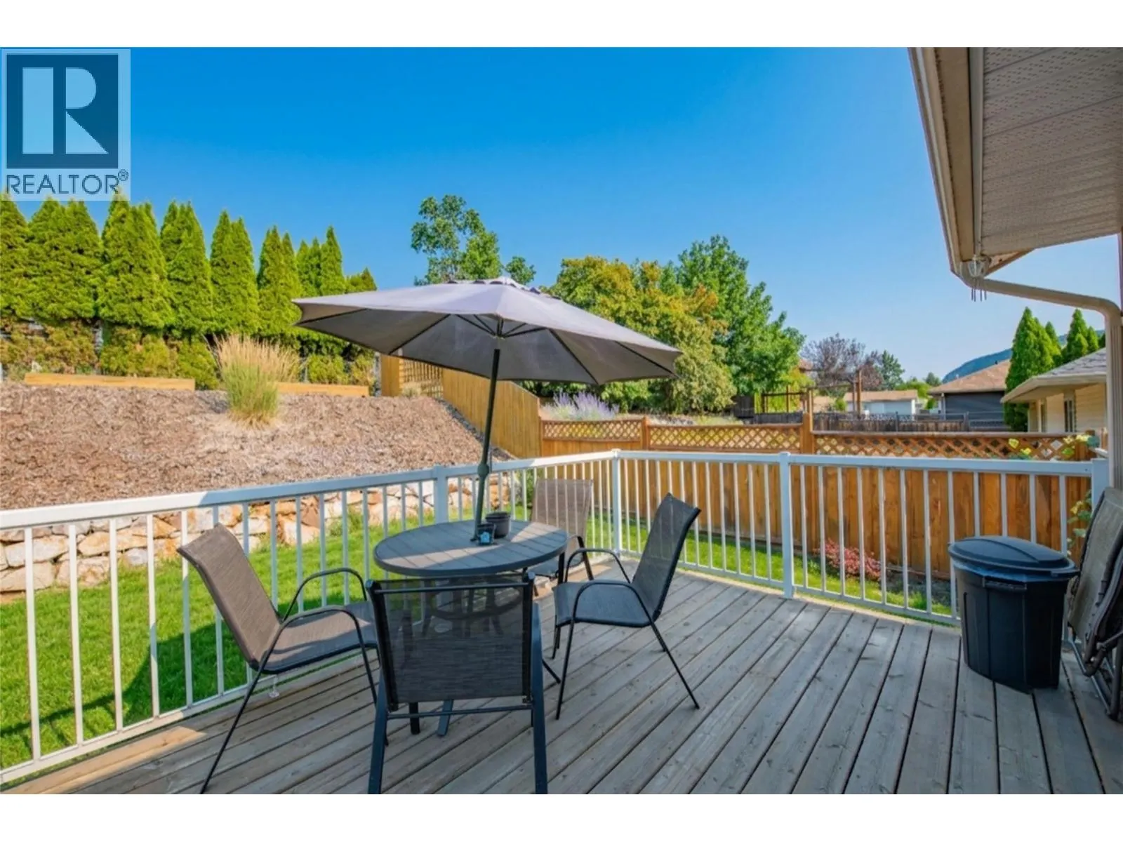 1808 Skyview Crescent