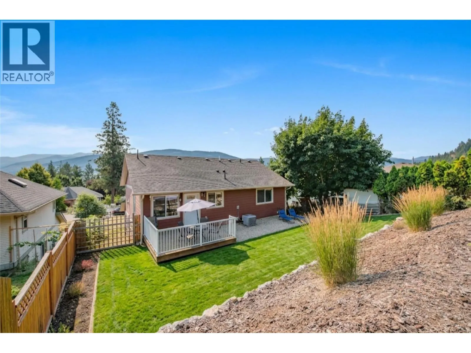 1808 Skyview Crescent