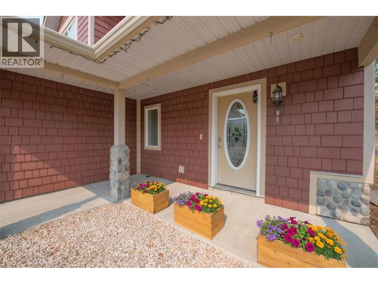 1808 Skyview Crescent