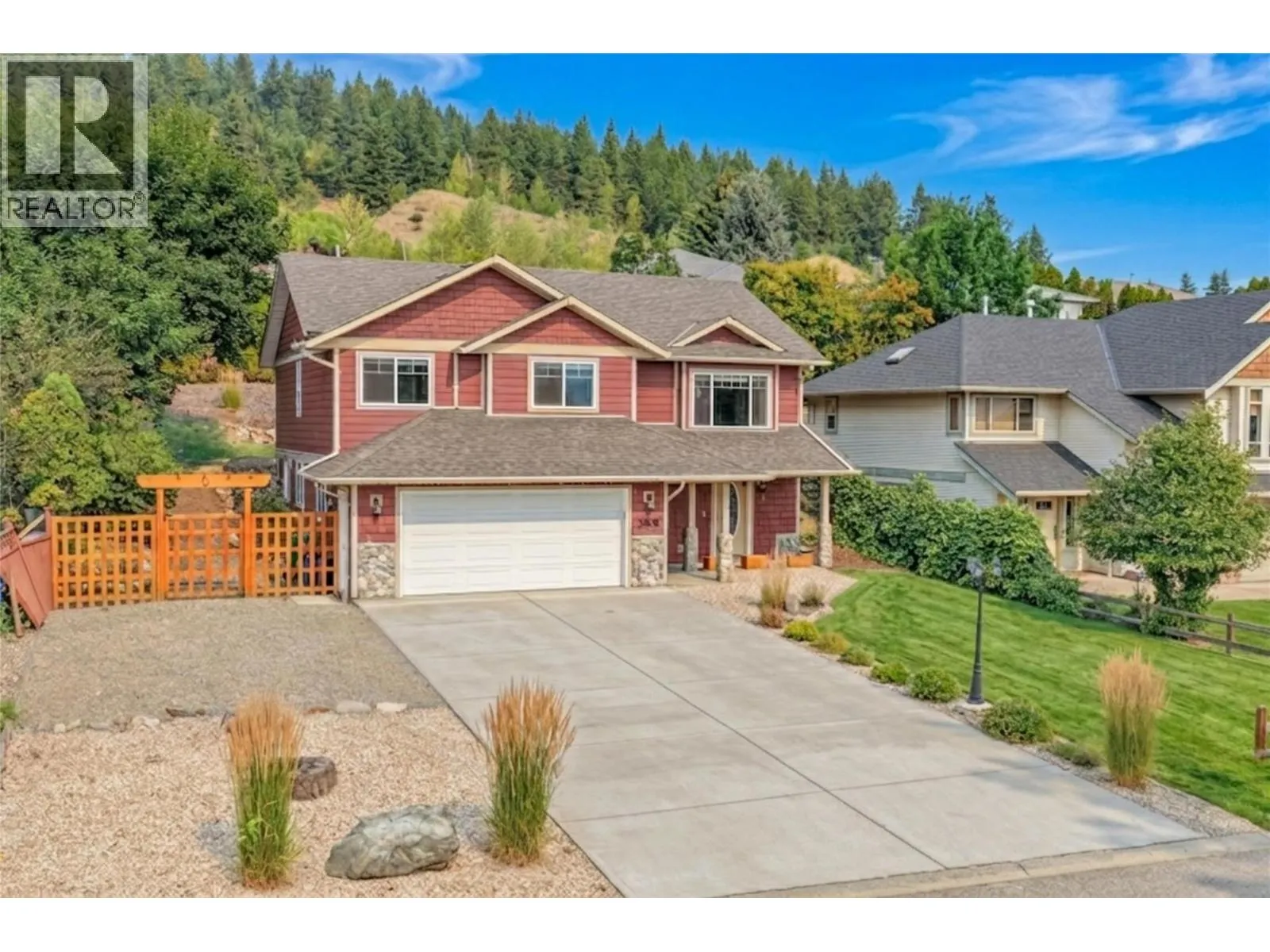 1808 Skyview Crescent