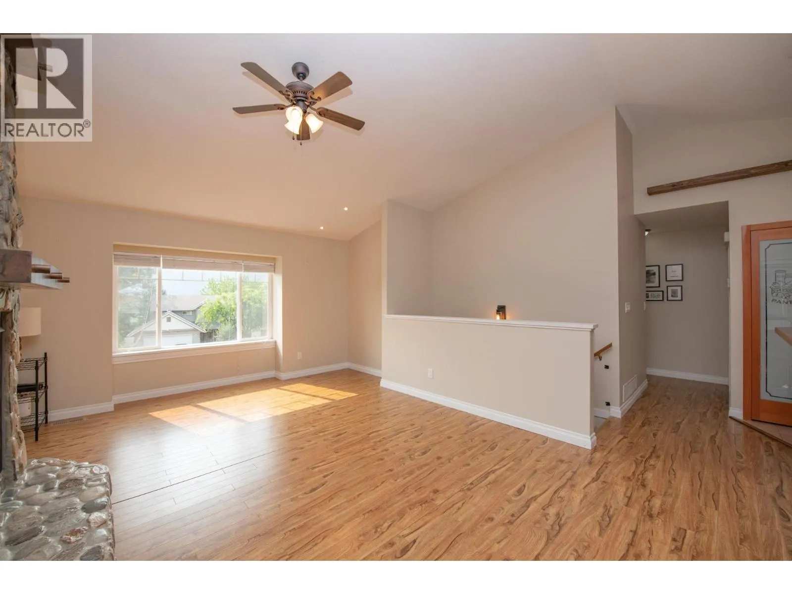 1808 Skyview Crescent