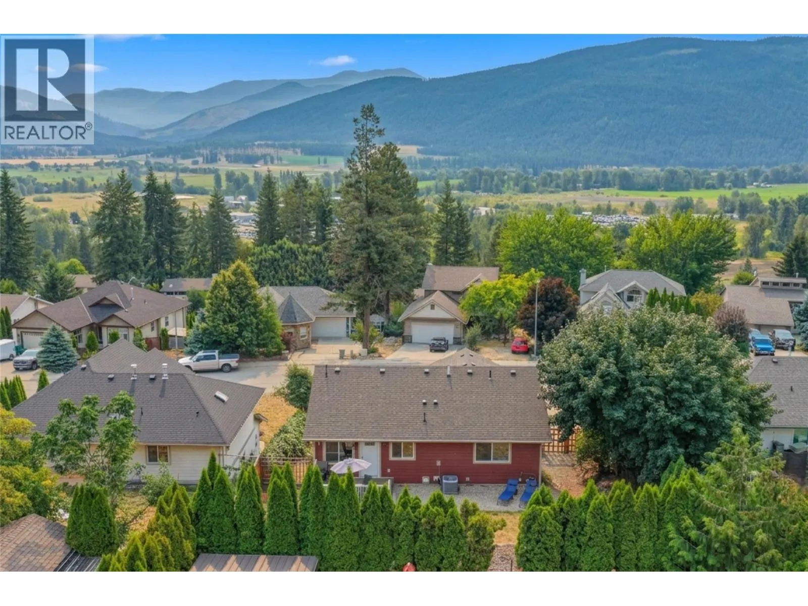 1808 Skyview Crescent