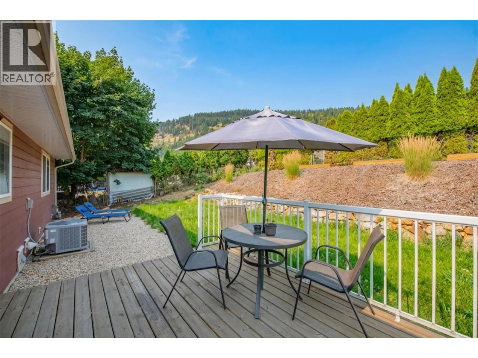 1808 Skyview Crescent