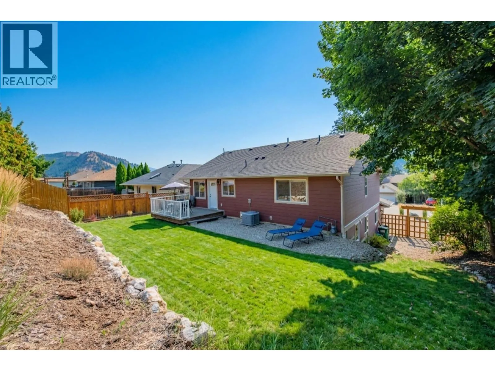 1808 Skyview Crescent