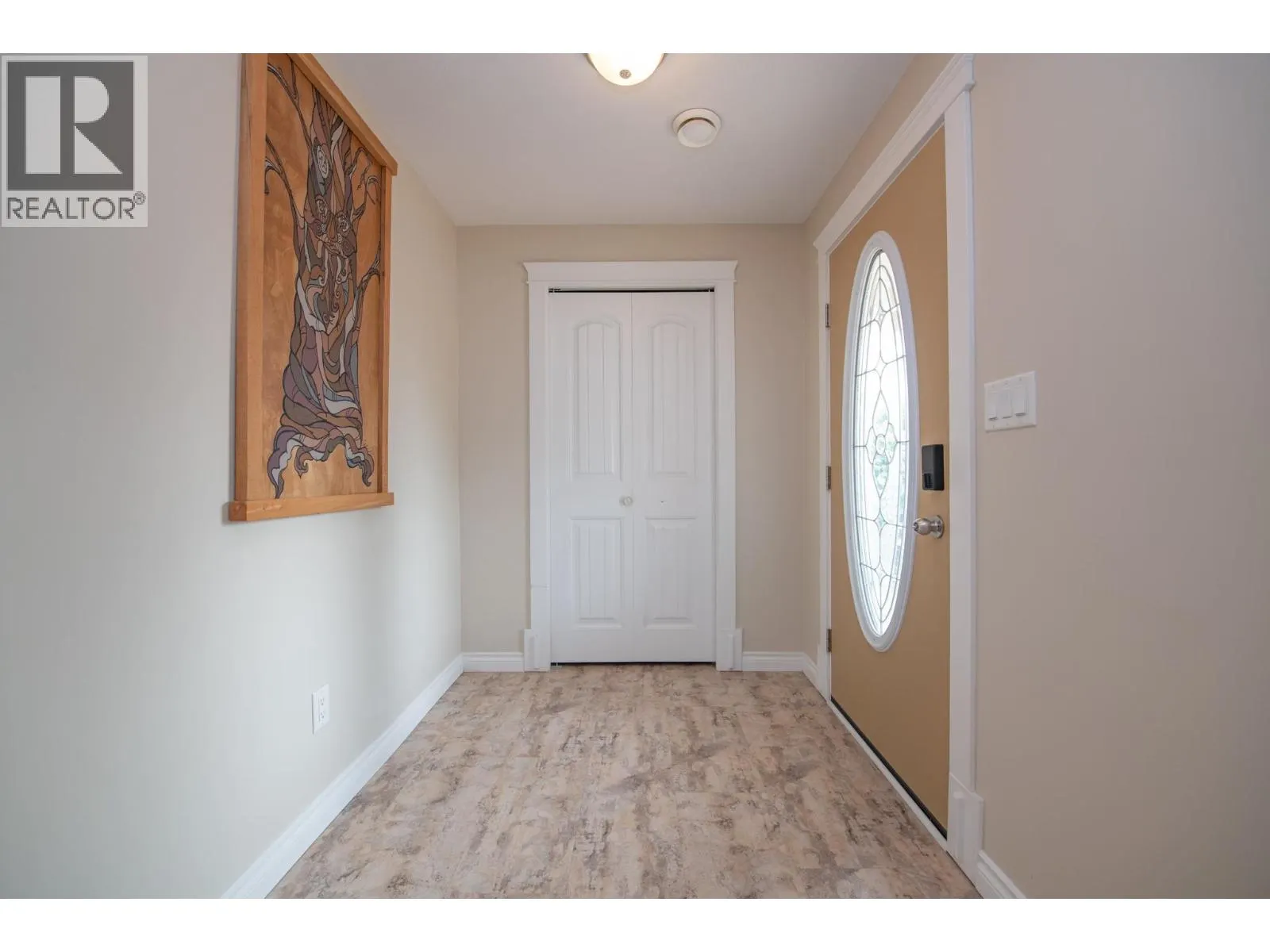 1808 Skyview Crescent