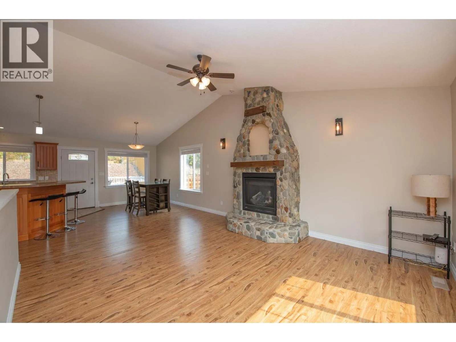 1808 Skyview Crescent