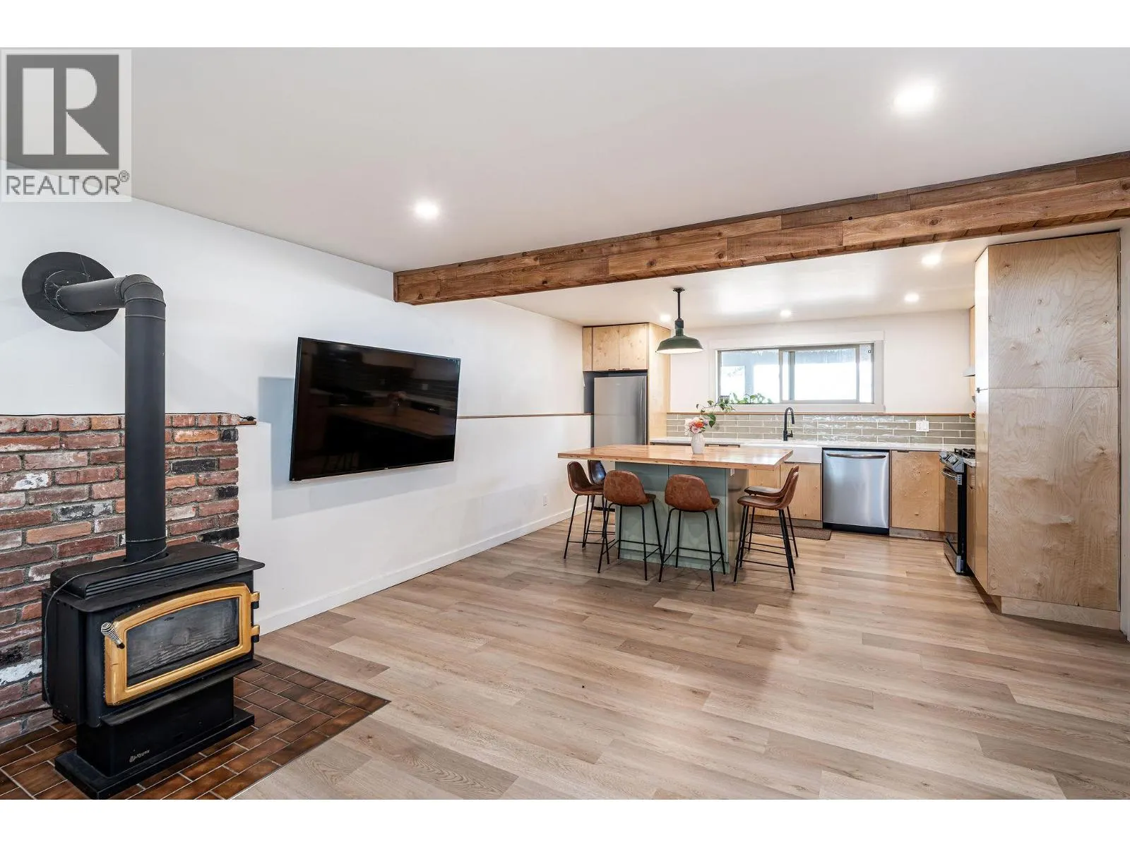 1506 Mountain View Drive