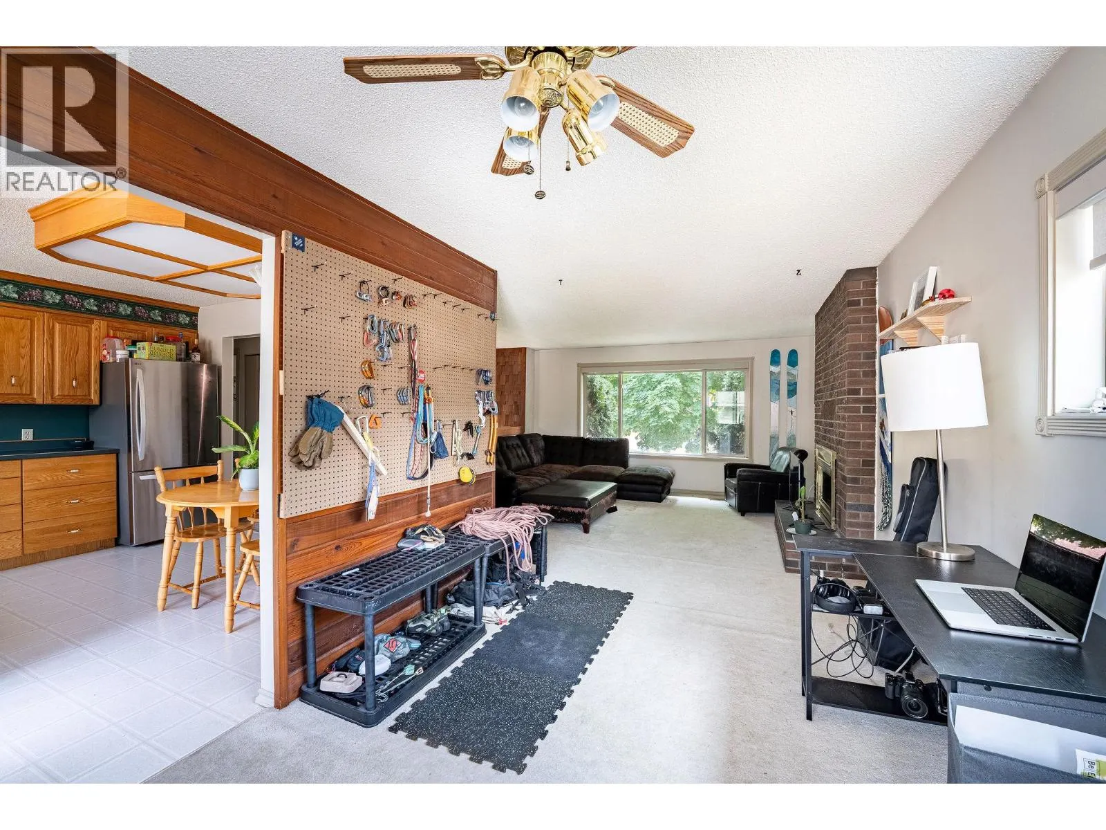 1506 Mountain View Drive