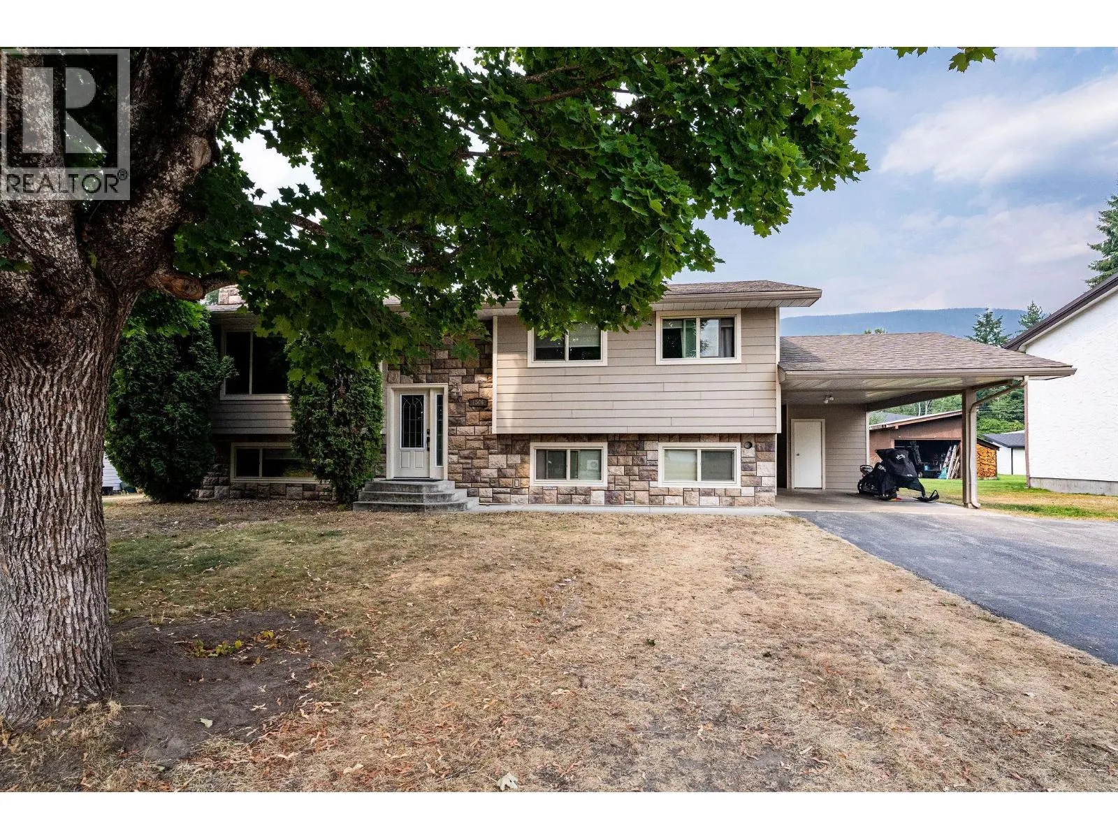 1506 Mountain View Drive
