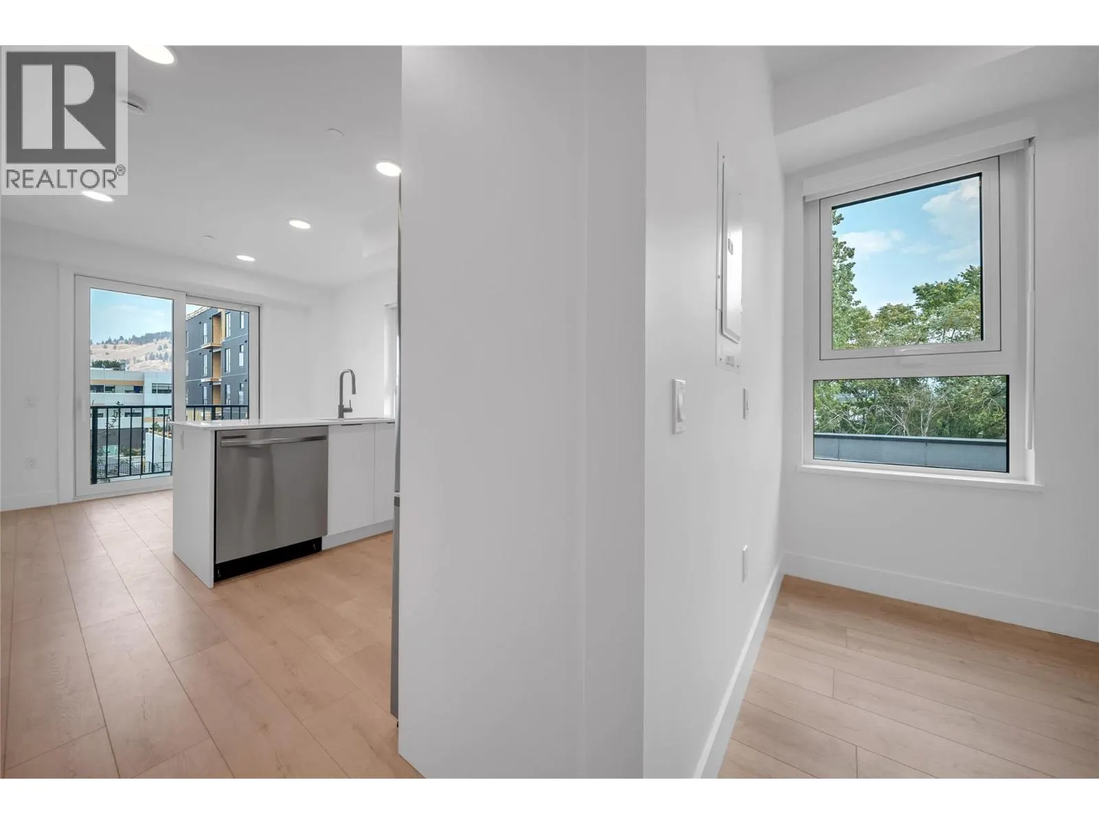 620 Coronation Avenue Unit# 312