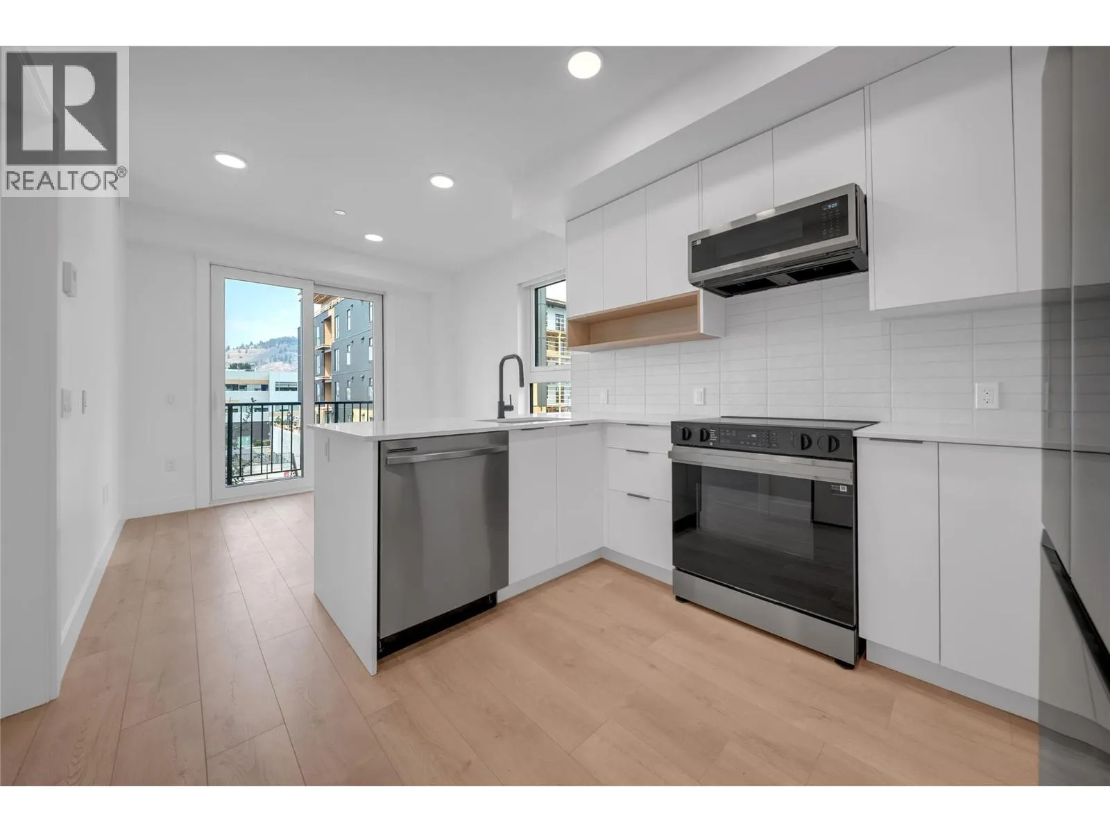 620 Coronation Avenue Unit# 312