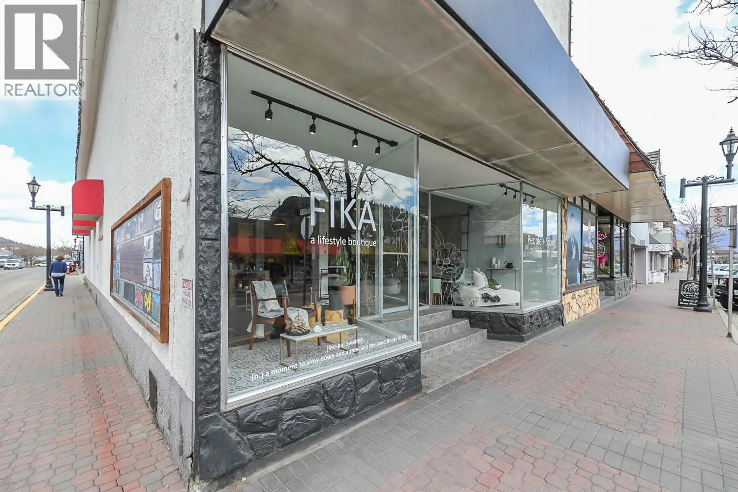 10122/24 MAIN Street