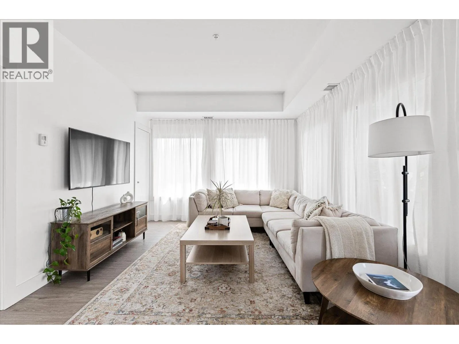4380 Lakeshore Road Unit# 206
