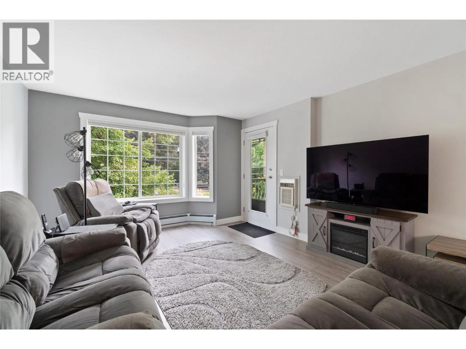 251 6 Street SE Unit# 303