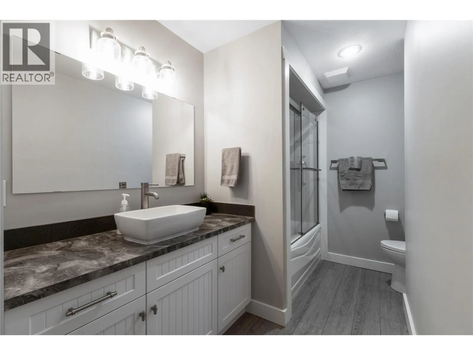 251 6 Street SE Unit# 303