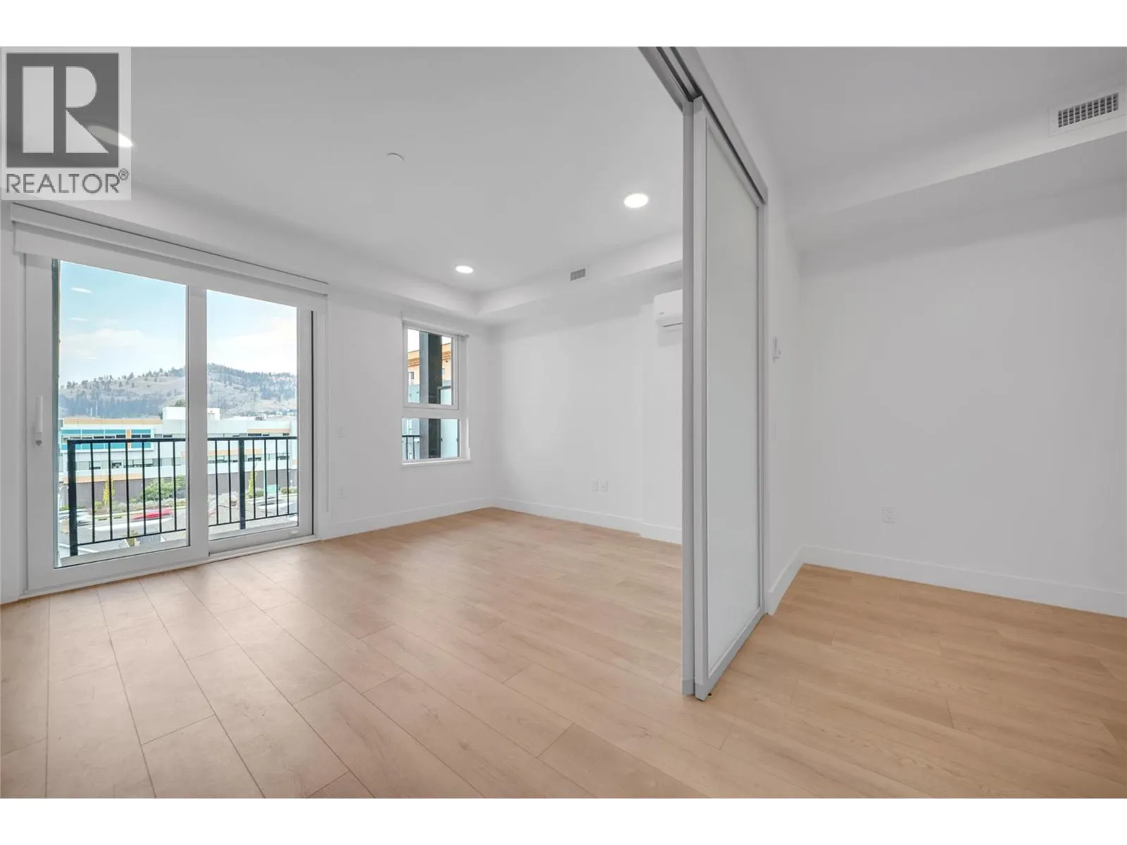 620 Coronation Avenue Unit# 409