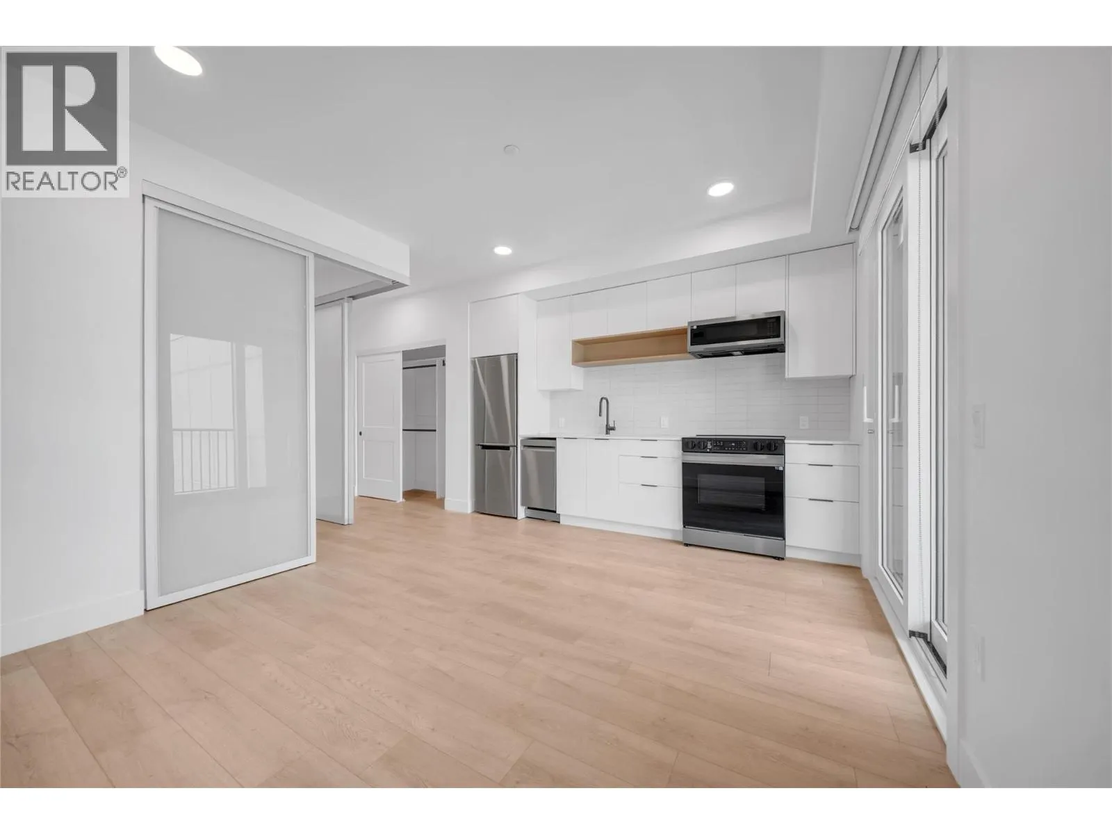 620 Coronation Avenue Unit# 409