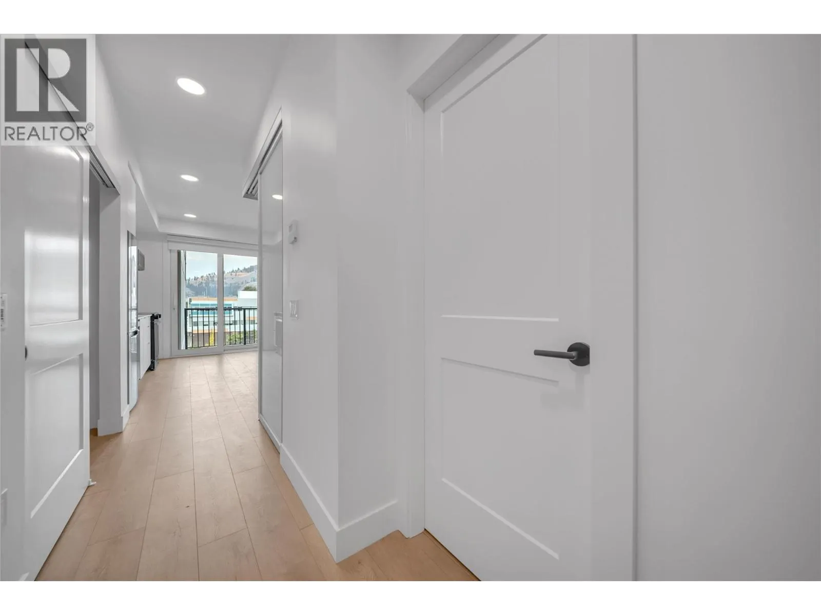 620 Coronation Avenue Unit# 409
