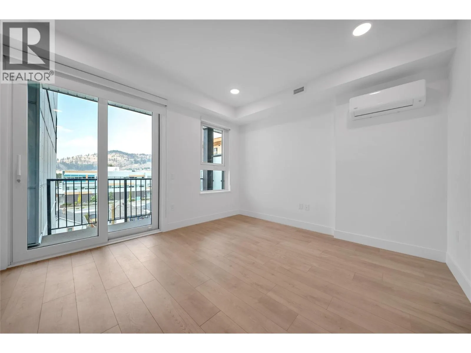 620 Coronation Avenue Unit# 409