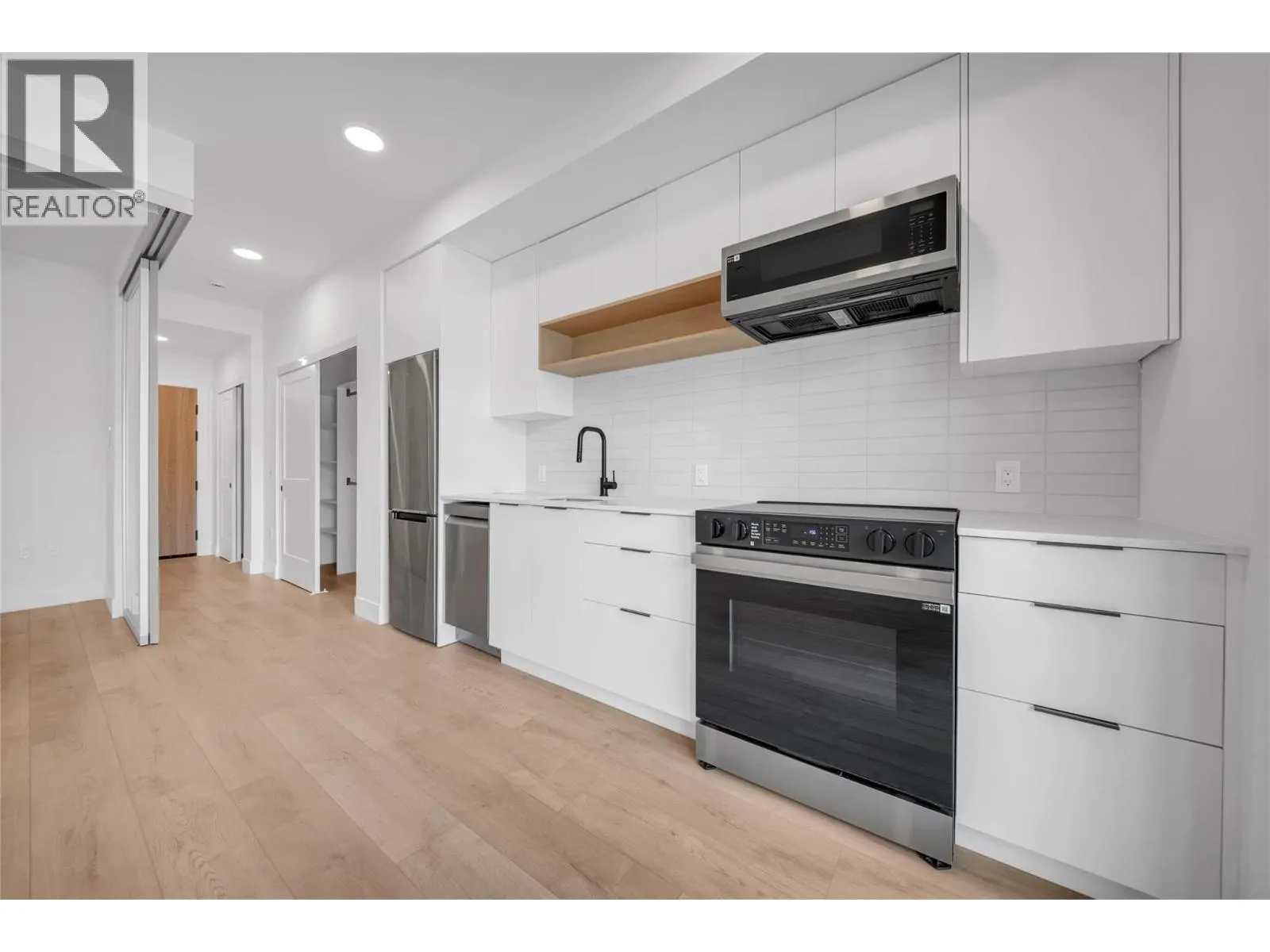 620 Coronation Avenue Unit# 409