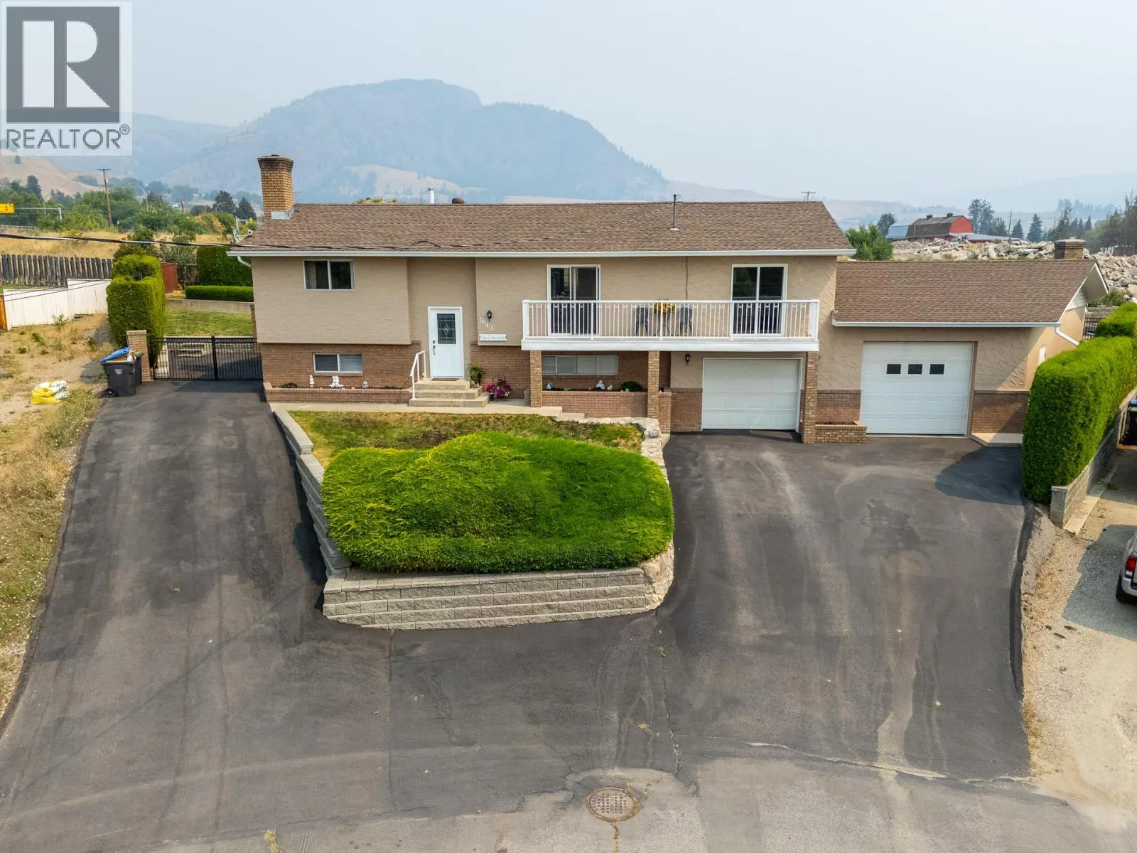 1643 Traut Court