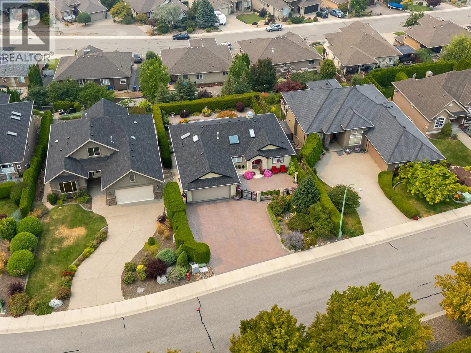 3388 Ridge Boulevard