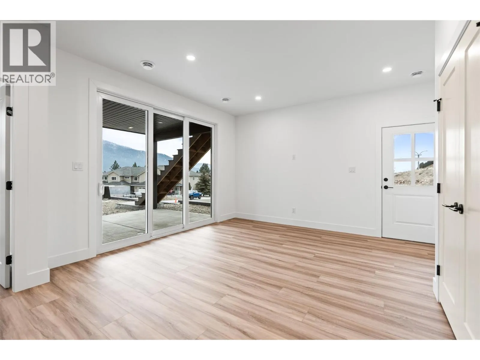 7005 Manning Place