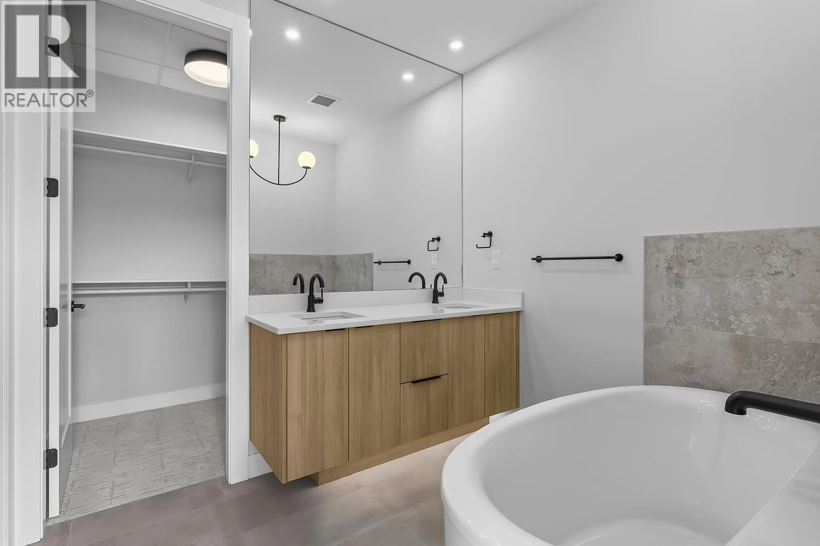 75 Predator Ridge Drive Unit# 205