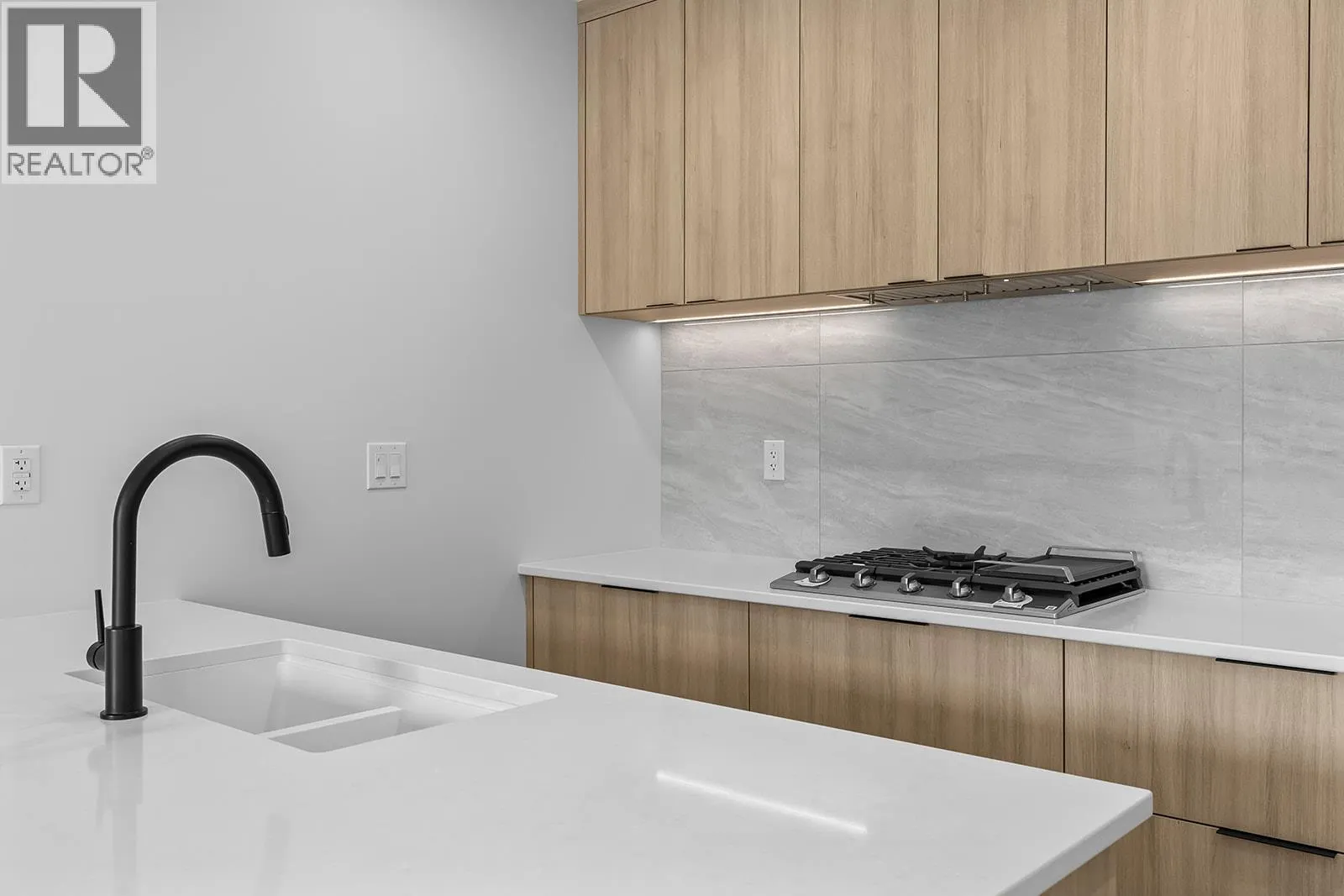 75 Predator Ridge Drive Unit# 208