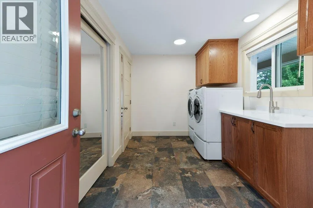 4852-4858 Lakeshore Road