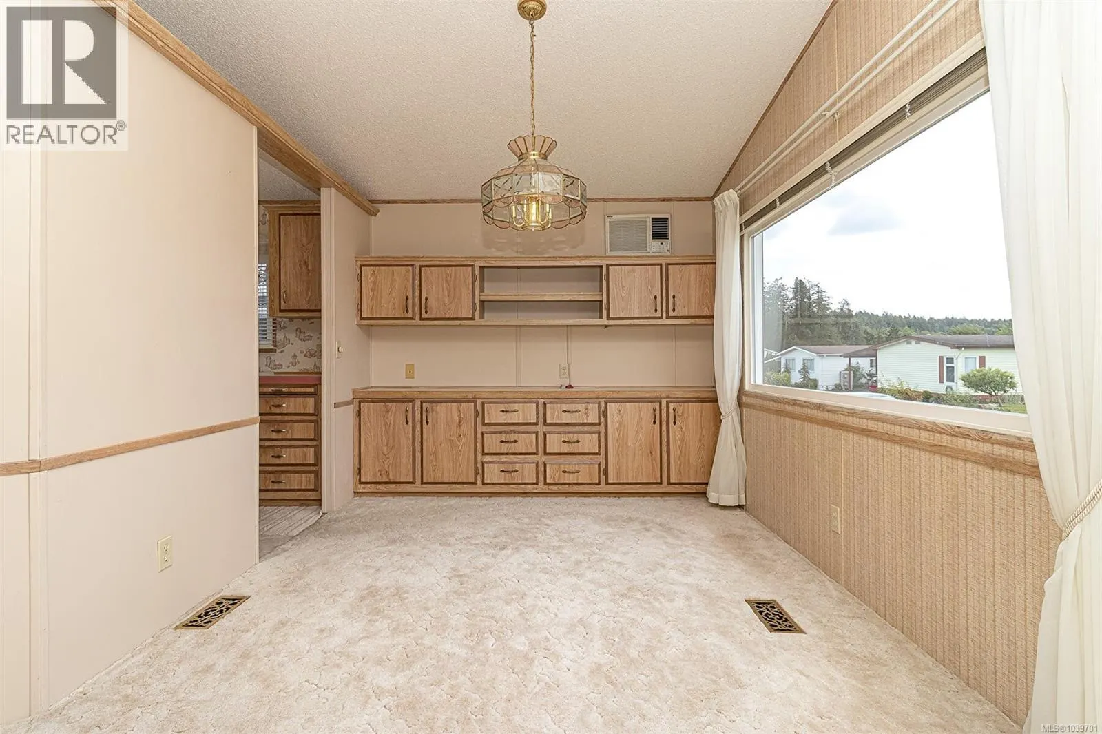 121 7701 Central Saanich Rd