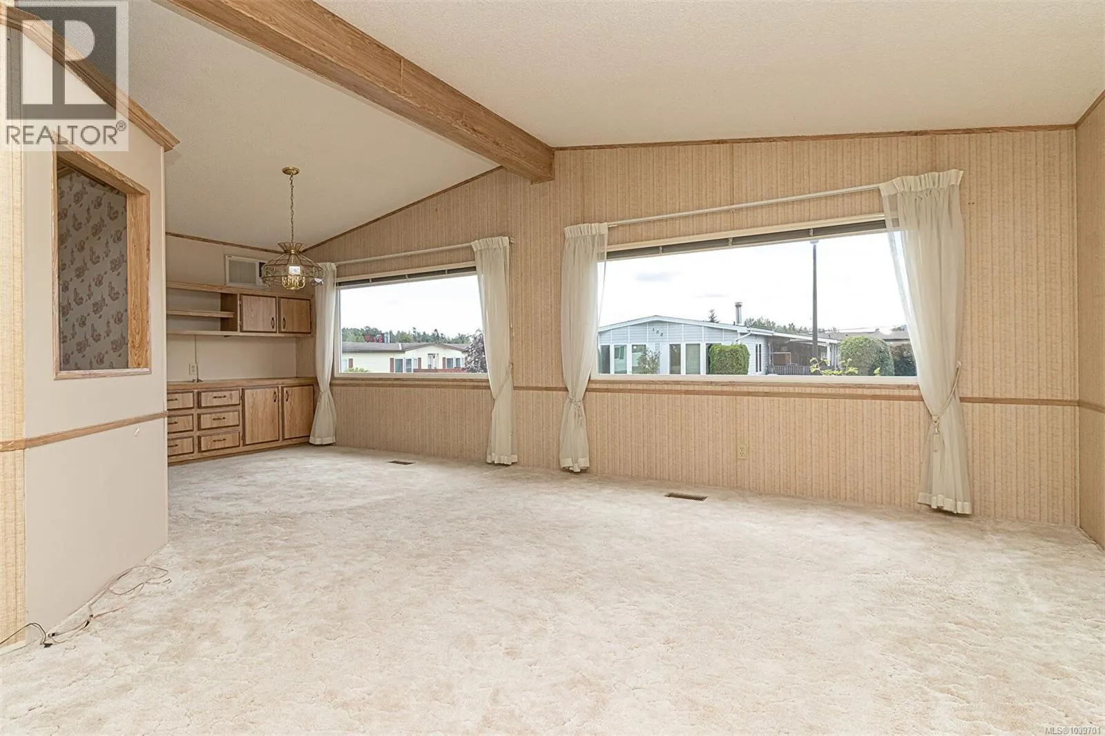 121 7701 Central Saanich Rd