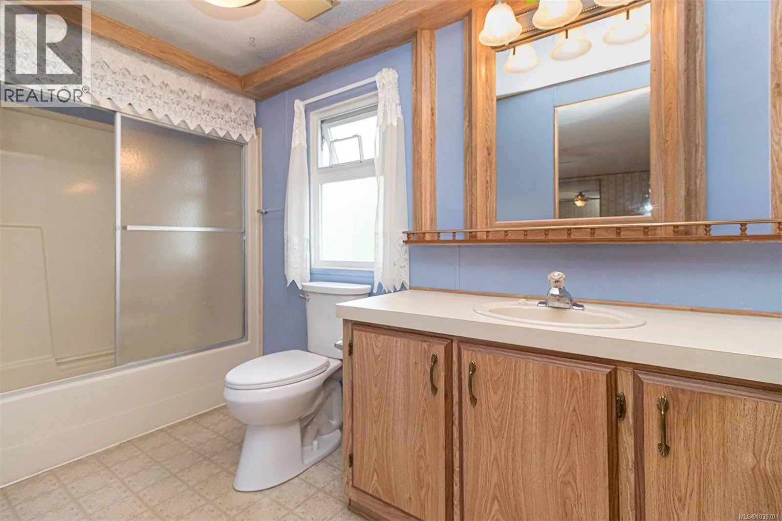 121 7701 Central Saanich Rd