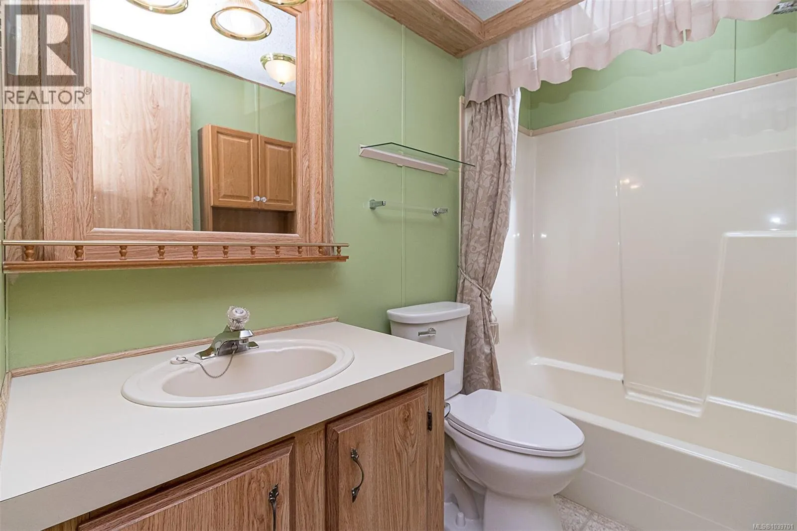 121 7701 Central Saanich Rd