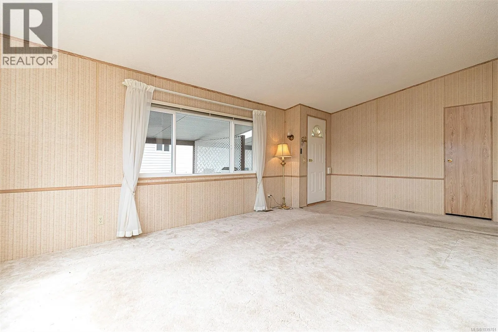 121 7701 Central Saanich Rd