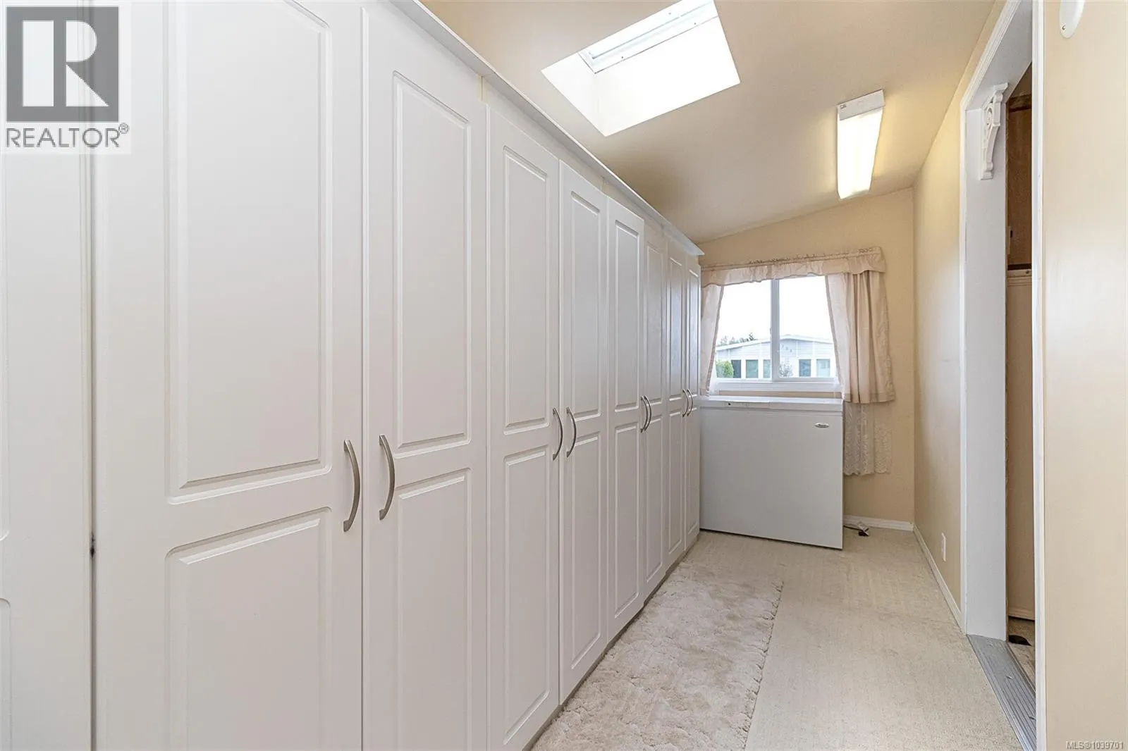 121 7701 Central Saanich Rd
