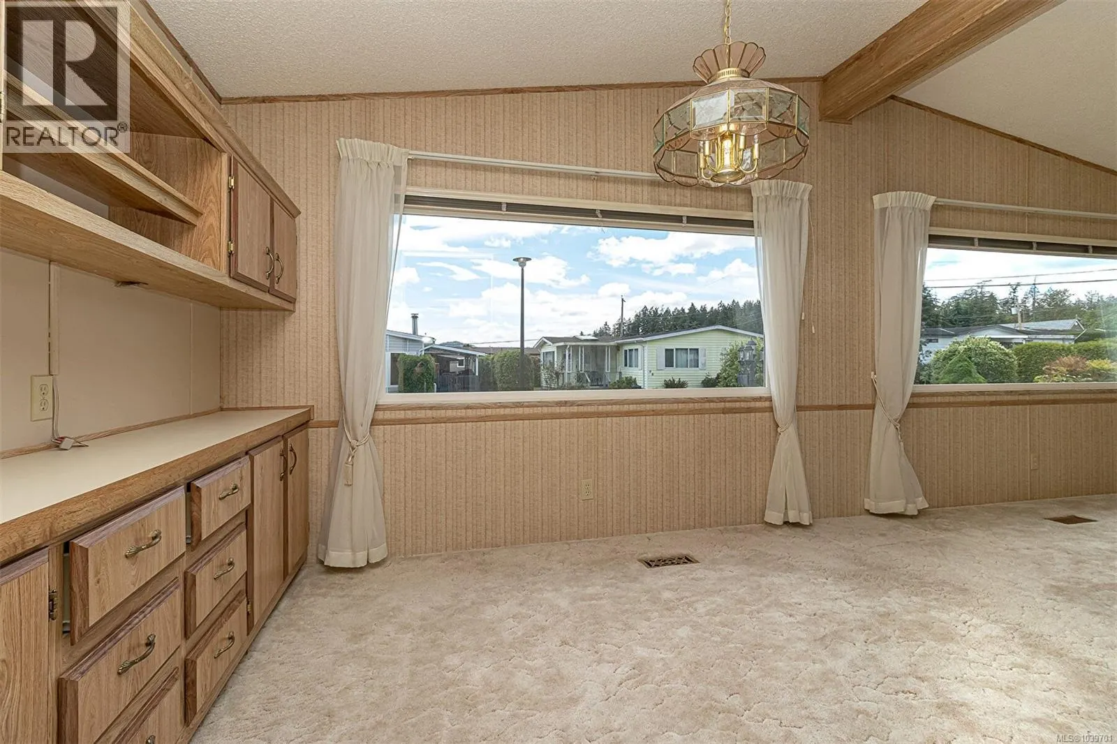 121 7701 Central Saanich Rd