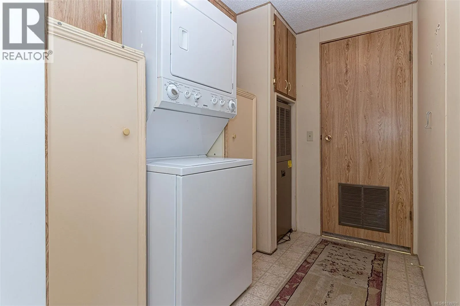 121 7701 Central Saanich Rd