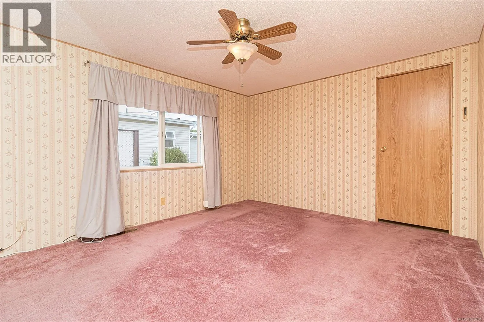 121 7701 Central Saanich Rd