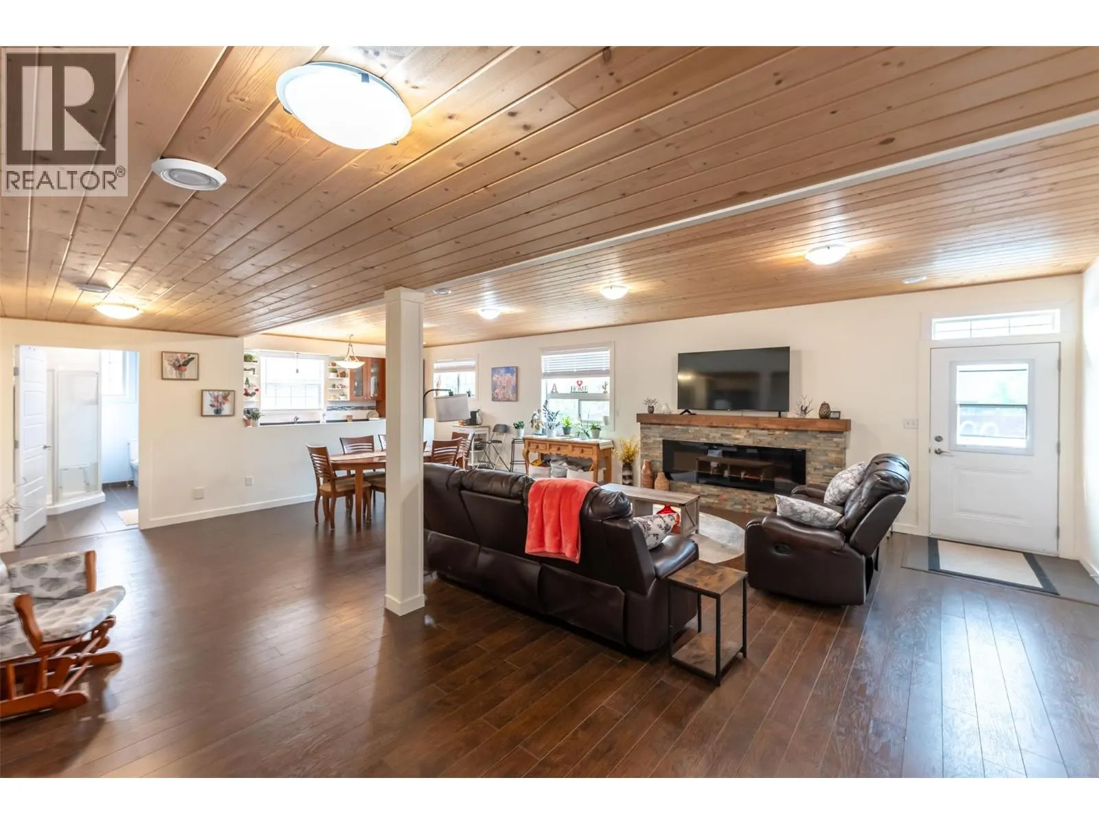 317 2nd Avenue