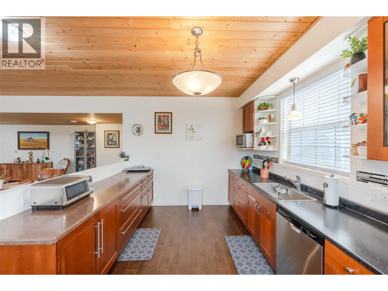 317 2nd Avenue