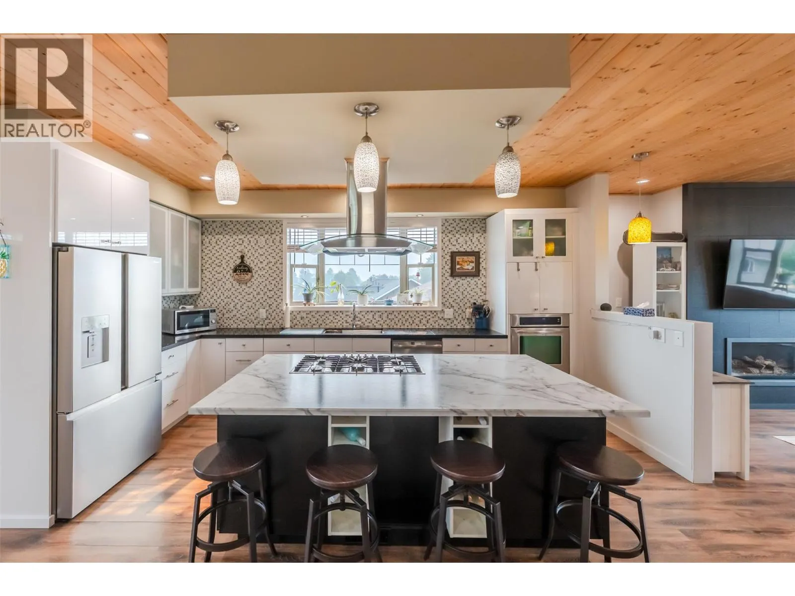 317 2nd Avenue