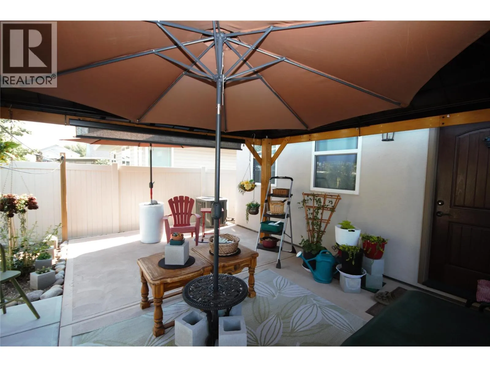 6941 MEADOWS Drive