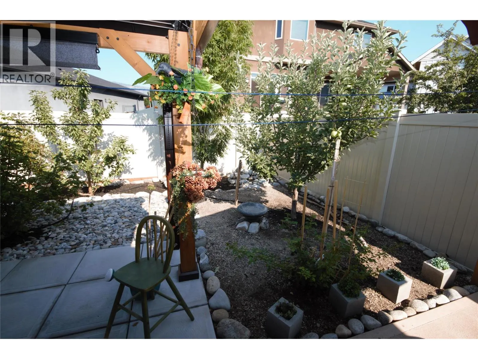 6941 MEADOWS Drive