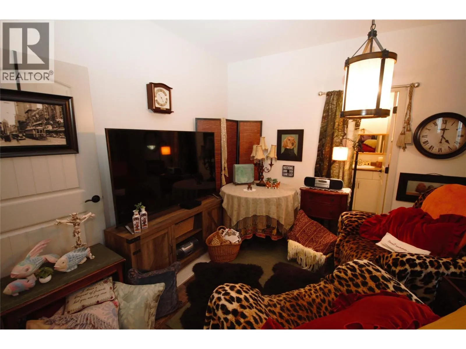 6941 MEADOWS Drive